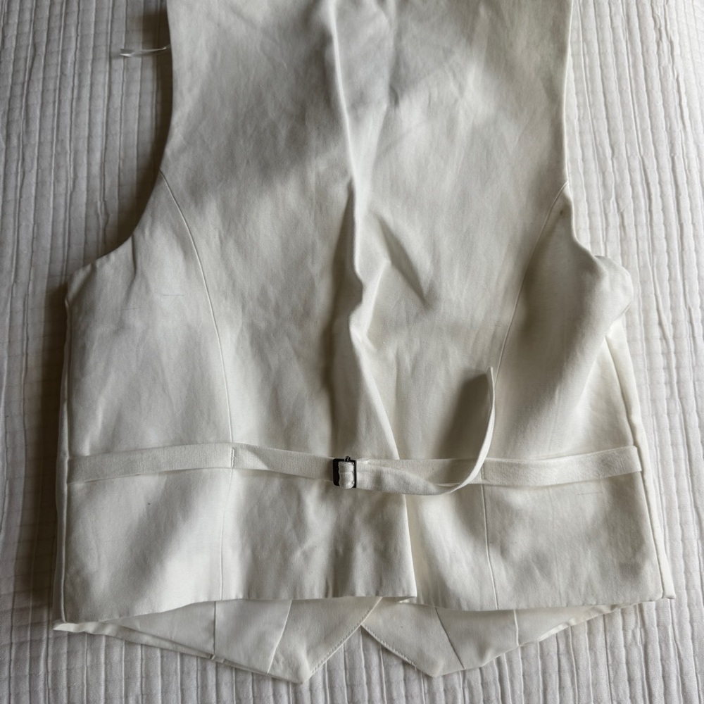 Ivory Buttoned Vest - Picture 4 of 4
